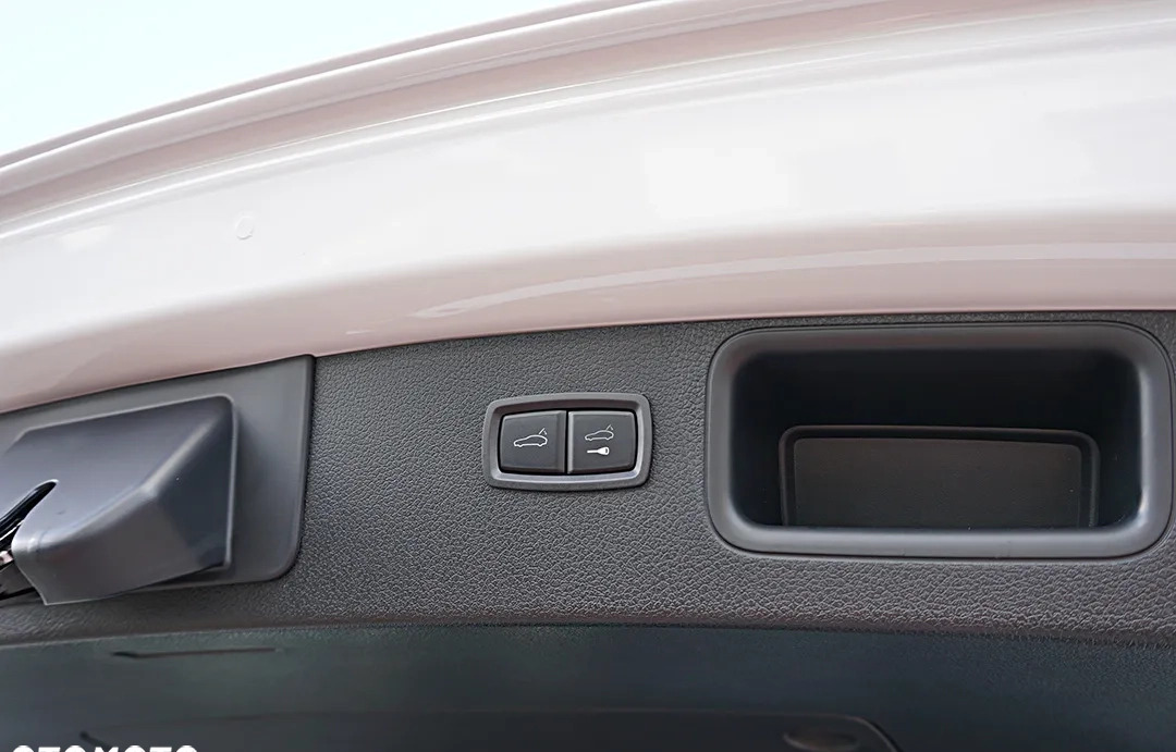 Porsche Macan cena 369000 przebieg: 1000, rok produkcji 2023 z Lipsko małe 781
